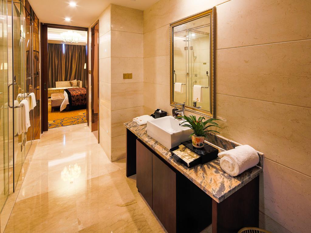 Sport Hotel Чунцин Екстериор снимка